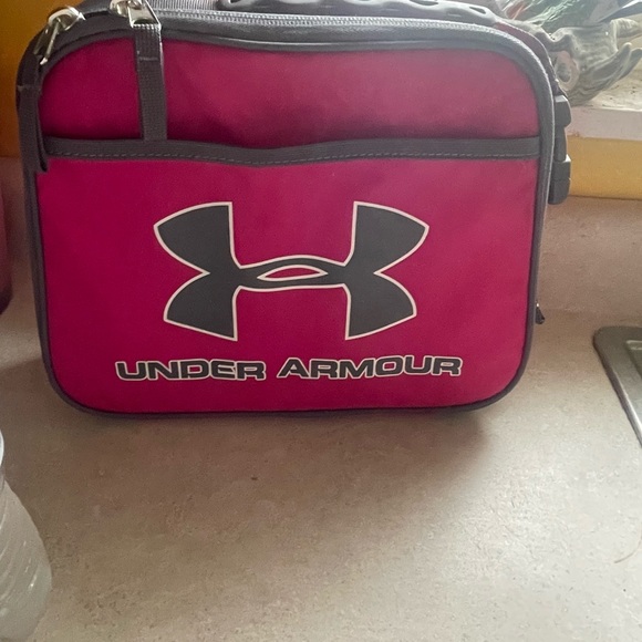 Lunch box - Picture 1 of 5